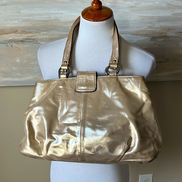 Coach metallic gold Soho East West leather shoulder bag - Picture 4 of 11
